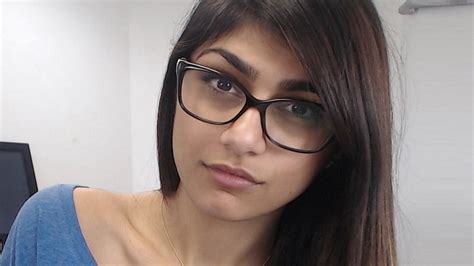 Mia Khalifa Net Worth, Biography, Age, Family & Career